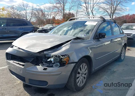 2005 Volvo S40 2.4I from USA, damaged, VIN YV1MS382152109558